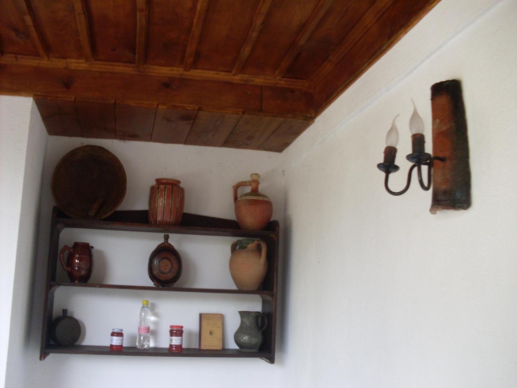 Tsutsovi House Hotel Kalofer Bagian luar foto
